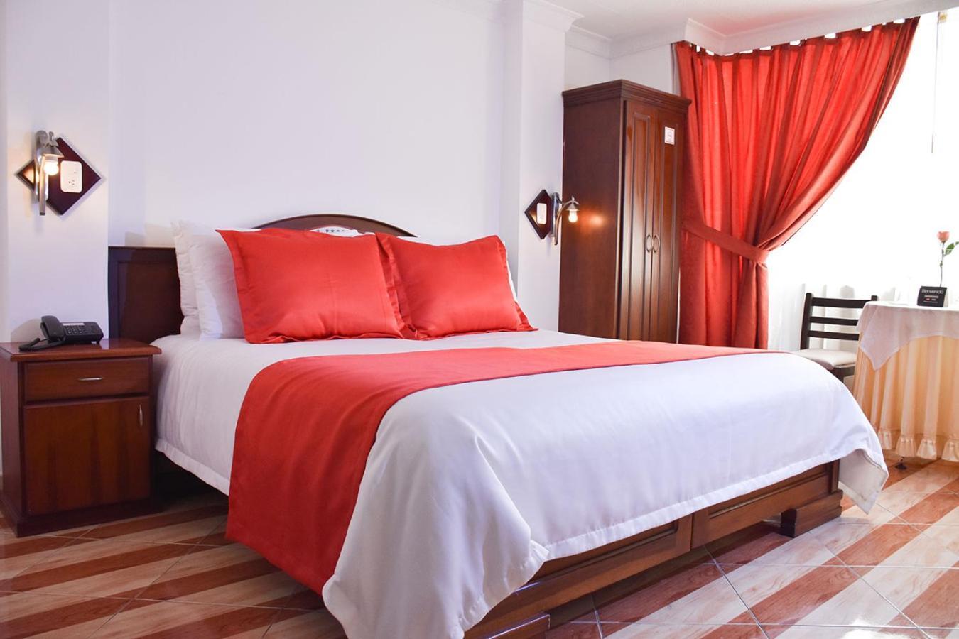 Hotel Plaza Victoria 이바라 외부 사진
