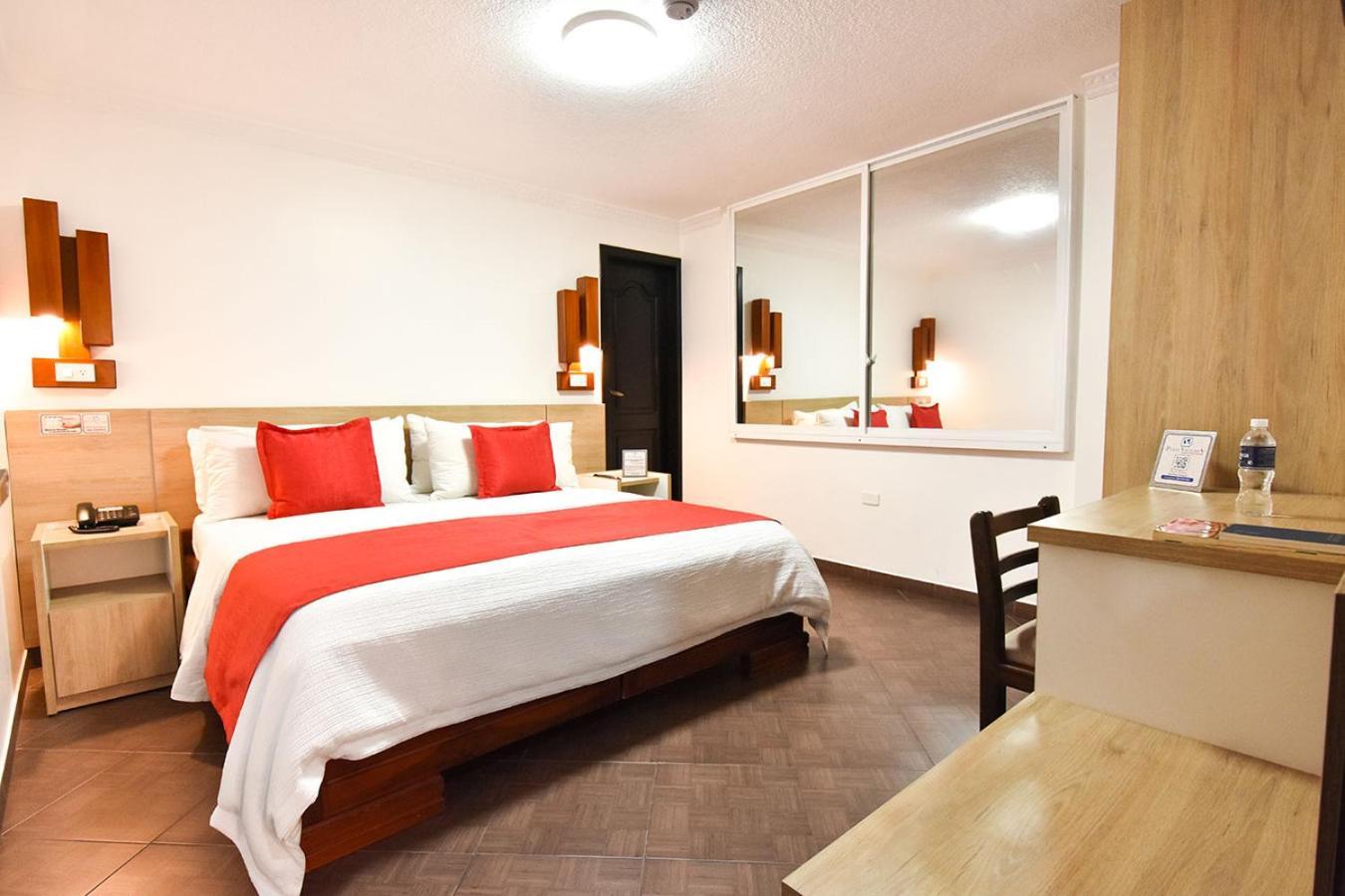 Hotel Plaza Victoria 이바라 외부 사진