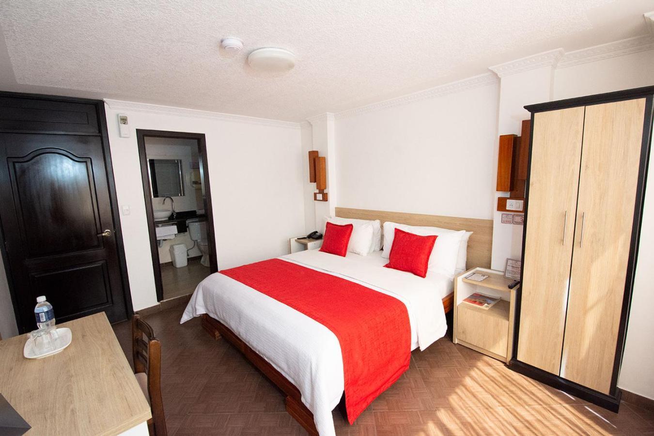 Hotel Plaza Victoria 이바라 외부 사진