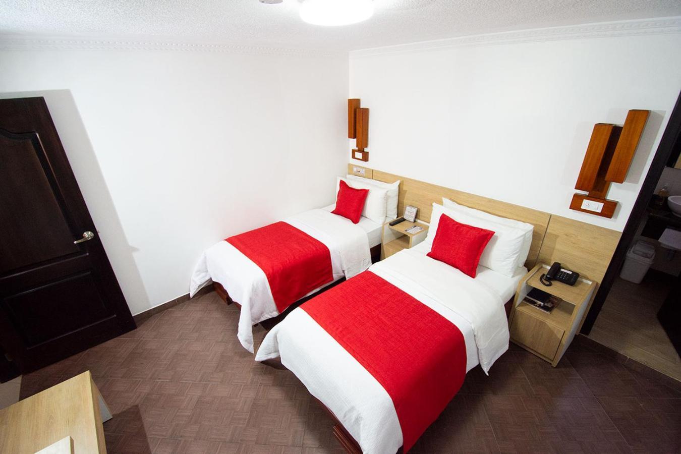 Hotel Plaza Victoria 이바라 외부 사진